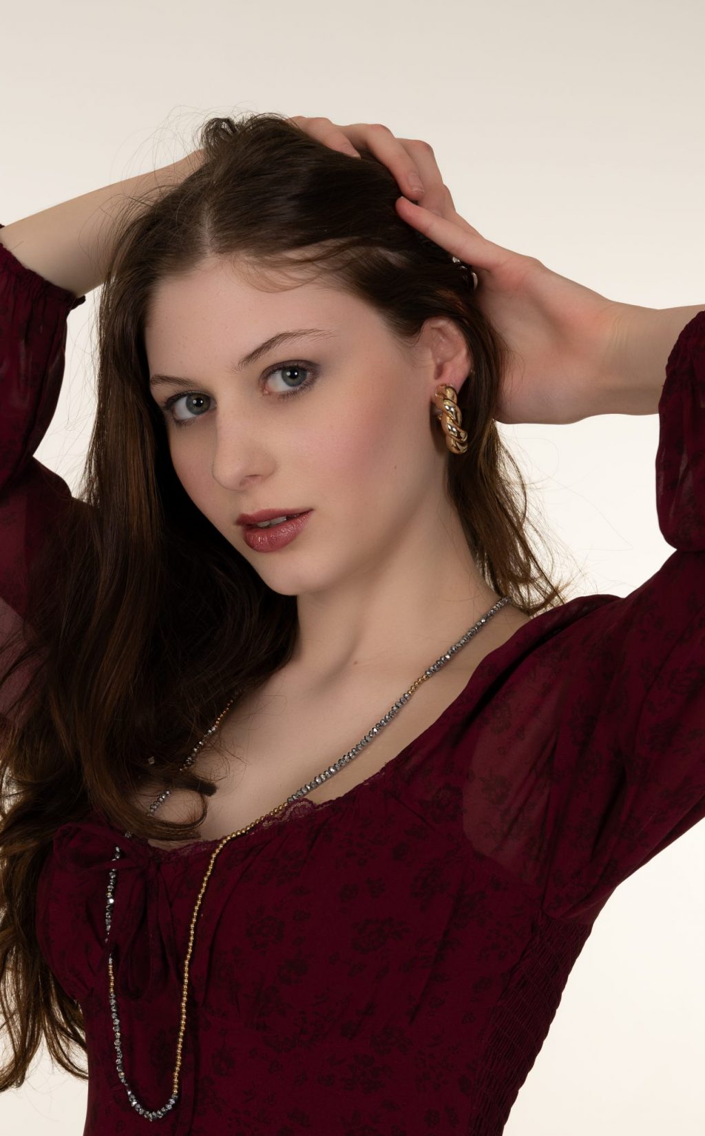 Foto-Stella-A-nahaufnahme-rotes-kleid