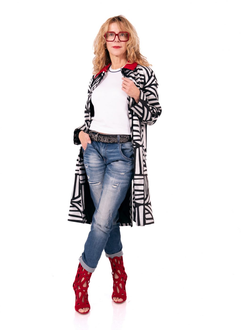 Foto-sabine-h-rote-schuhe-stehend